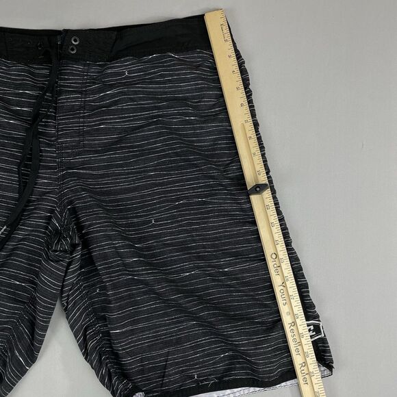 Billabong Swim Trunks Board Shorts Men’s 38 Black White Striped Skater Grunge - Picture 9 of 16